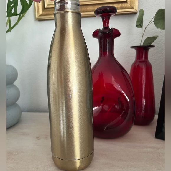 Gold Swell Stainless Steel Insulated Water Bottle - Picture 6 of 7